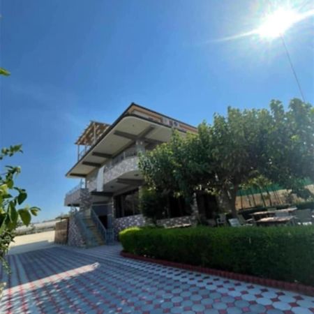Guest House Ilir Berat Luaran gambar