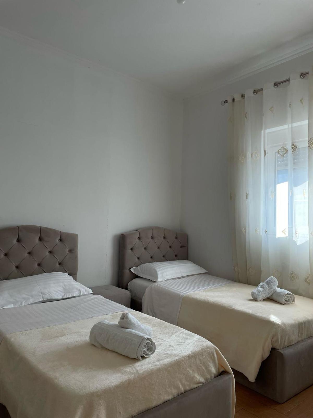 Guest House Ilir Berat Luaran gambar