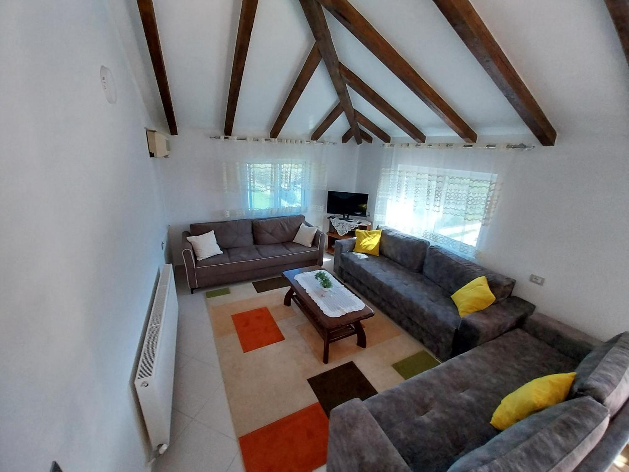 Guest House Ilir Berat Luaran gambar